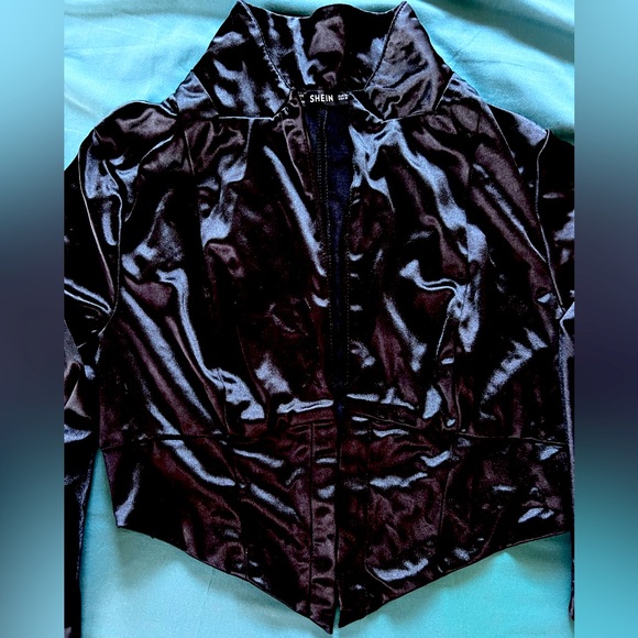 Cute blouse - Picture 3 of 5